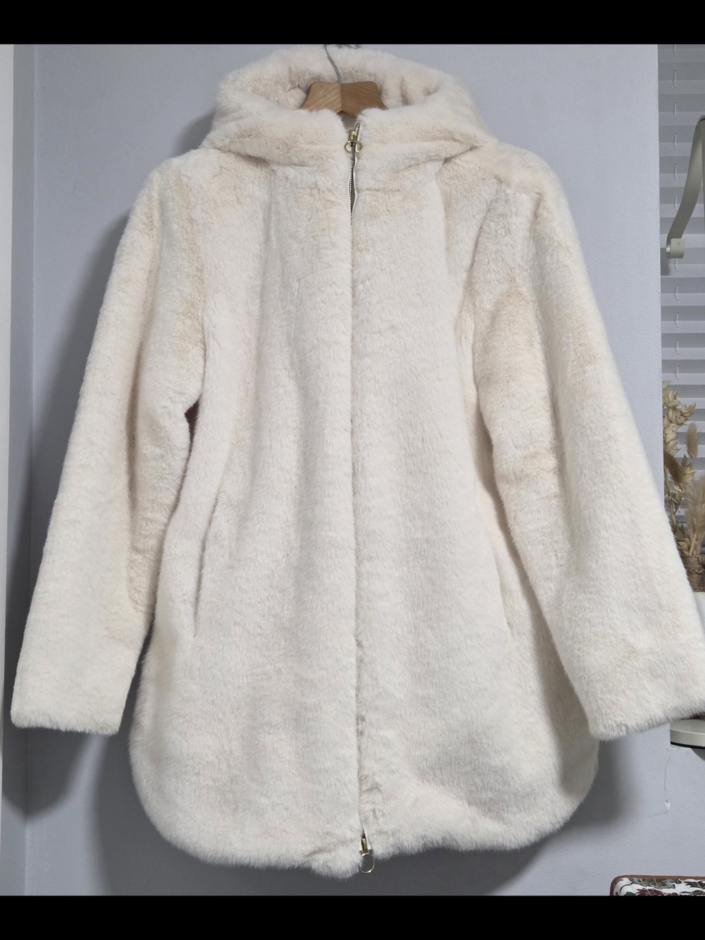 House of Harlow 1960 Plush Hooded Faux Fur Coat in Ivory